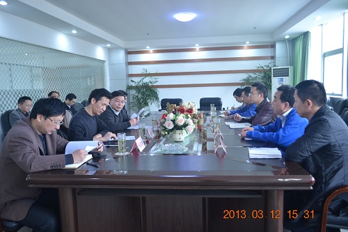 南昌高新区管委会主任雷霆一行到壹号娱乐新材料（江西）有限公司调研