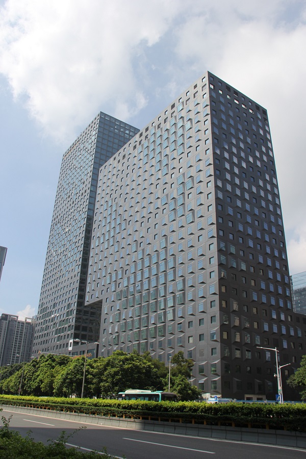 壹号娱乐装饰公司承建的中广核大厦幕墙工程竣工验收