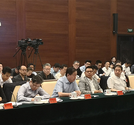 全国人大代表、壹号娱乐董事长熊建明参加最高人民法院举行的民营企业家座谈会