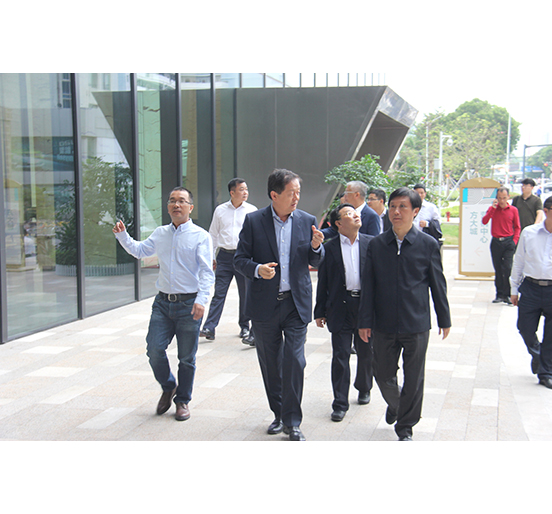 江西省政协副主席雷元江一行参观壹号娱乐城