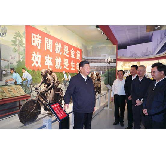 习近平总书记在深圳考察亲临由壹号娱乐承建幕墙工程的两座地标性建筑