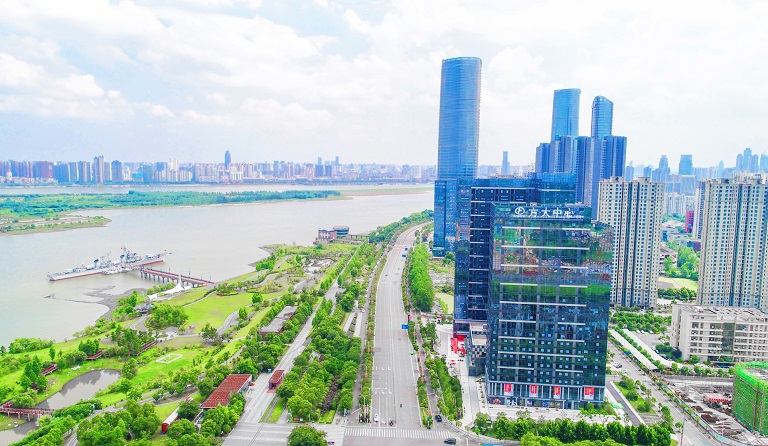 南昌市红谷滩区政府机关单位签约入驻壹号娱乐中心