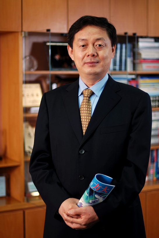 上海证券报刊发熊建明董事长专访报道《壹号娱乐熊建明：从幕墙到屏蔽门 折射出一颗创新的心》